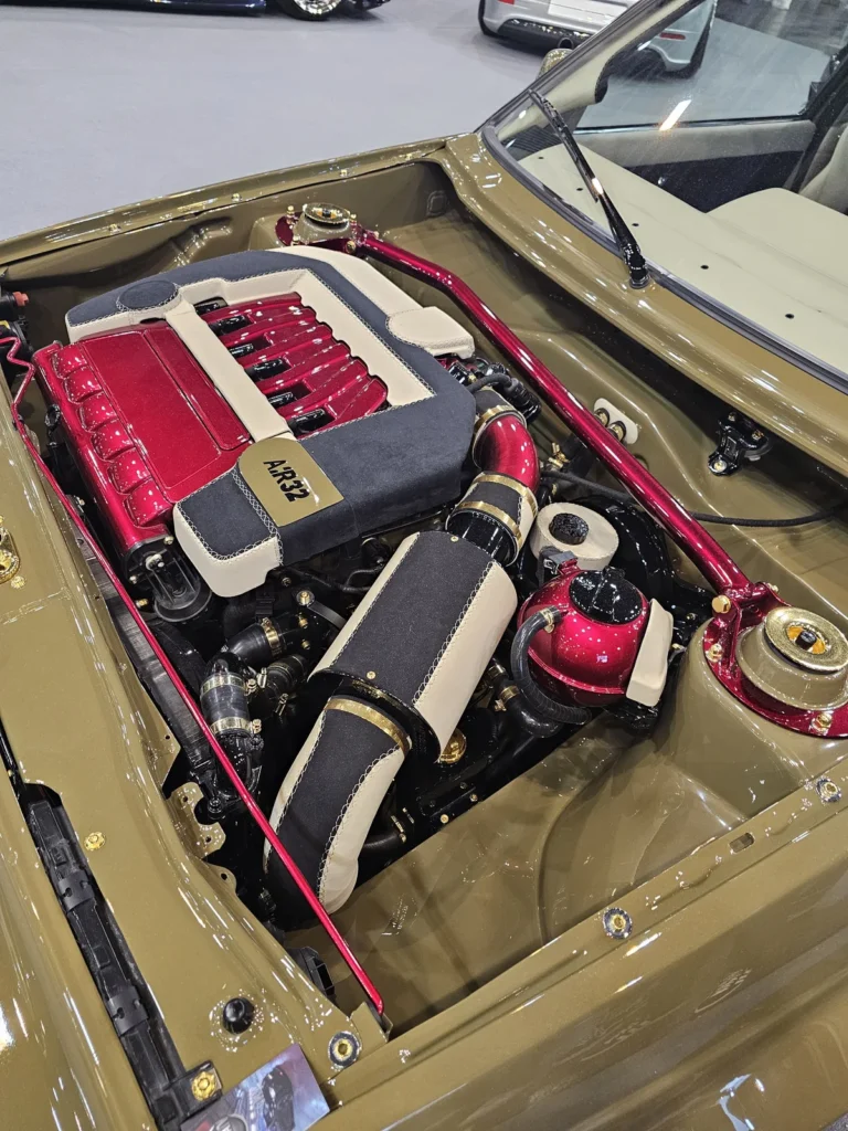 Détail du compartiment moteur à Essen Motor Show 2025