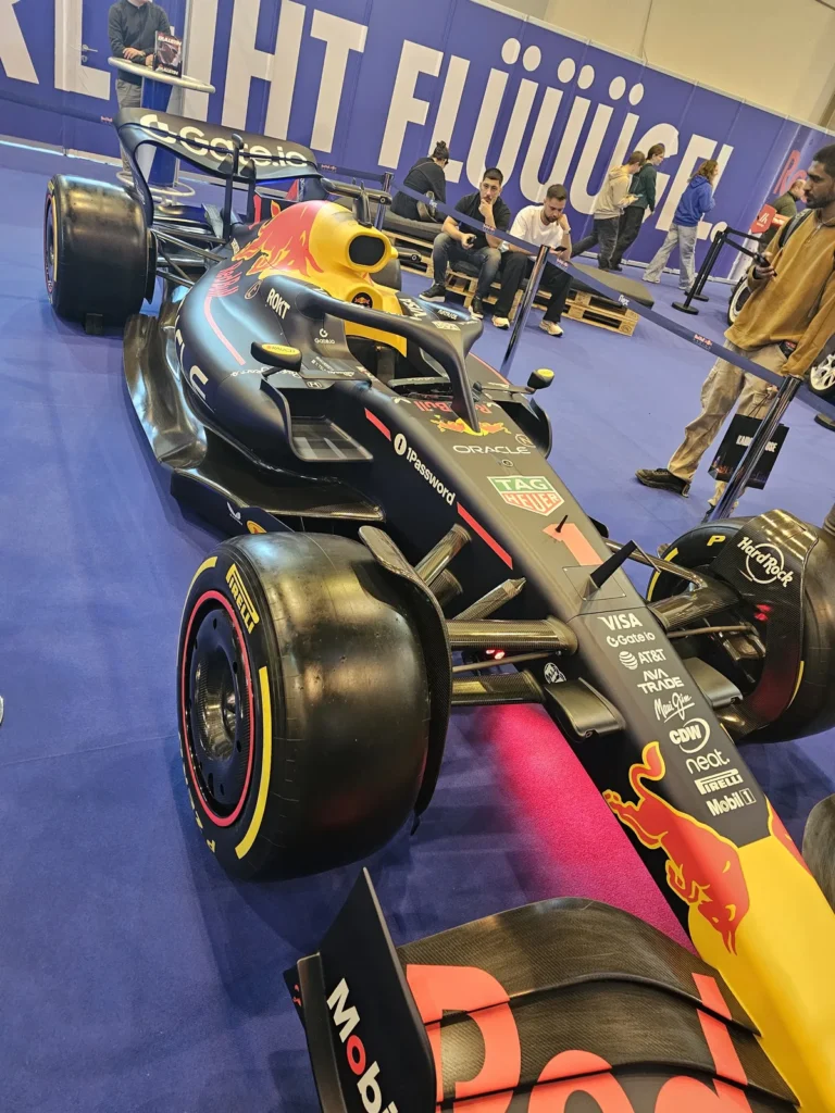 Monoplace de compétition exposée à Essen Motor Show 2025