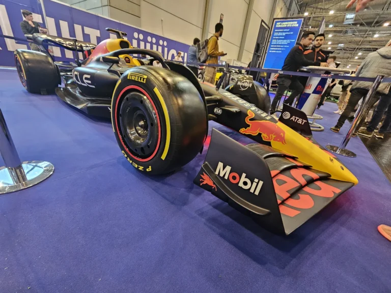 Monoplace de compétition exposée à Essen Motor Show 2025