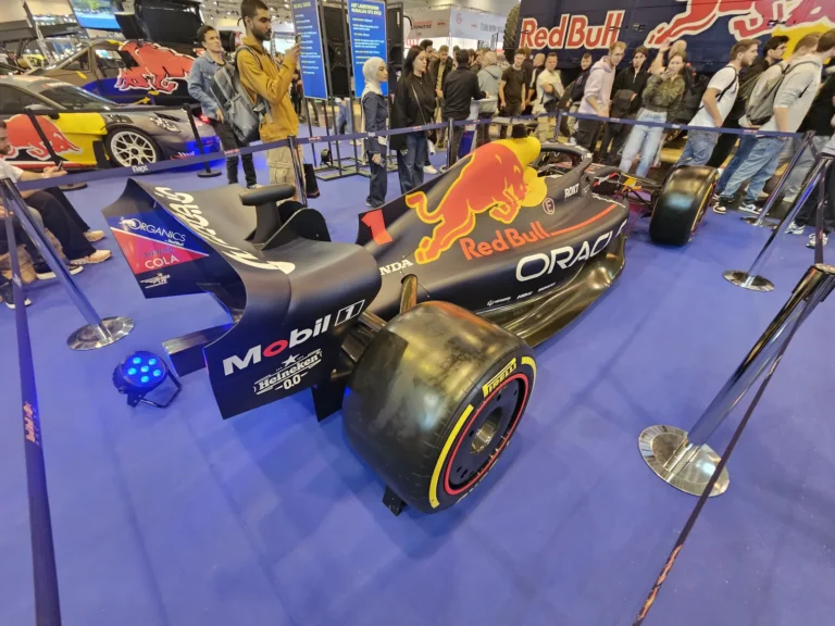 Monoplace de compétition exposée à Essen Motor Show 2025