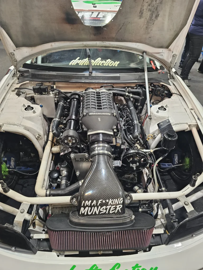 Détail du compartiment moteur à Essen Motor Show 2025