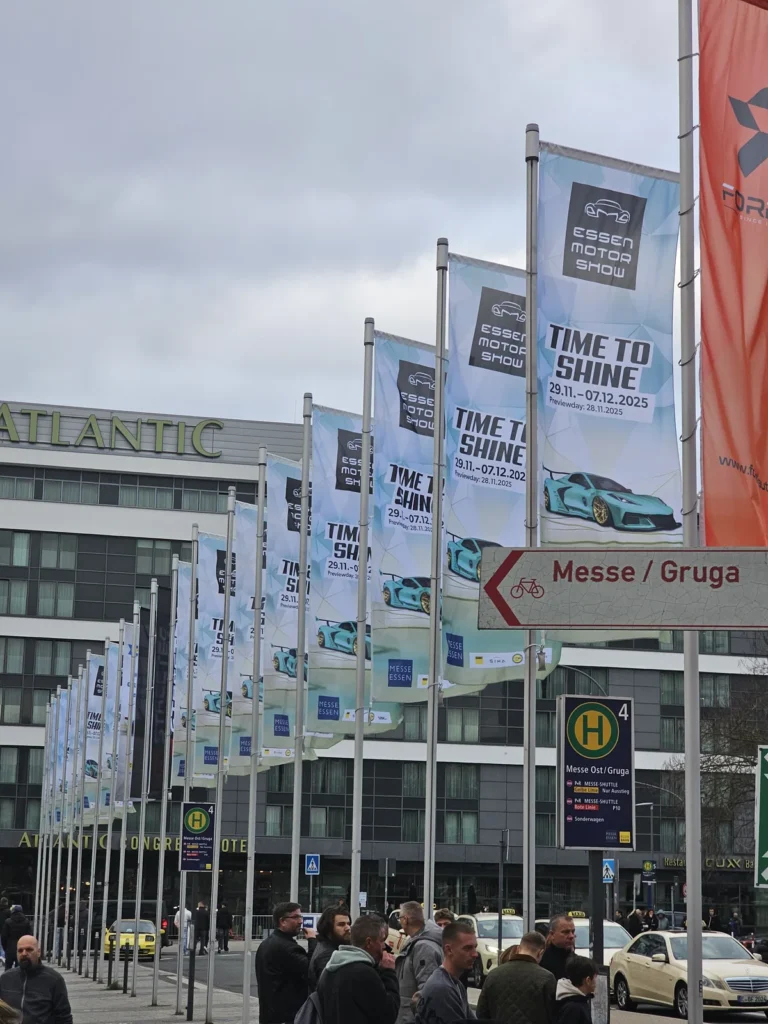 Entrée extérieure du salon à Essen Motor Show 2025