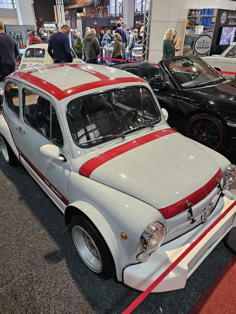 V&eacute;hicule ou d&eacute;tail photographi&eacute; lors de notre visite d&rsquo;InterClassics Bruxelles 2023