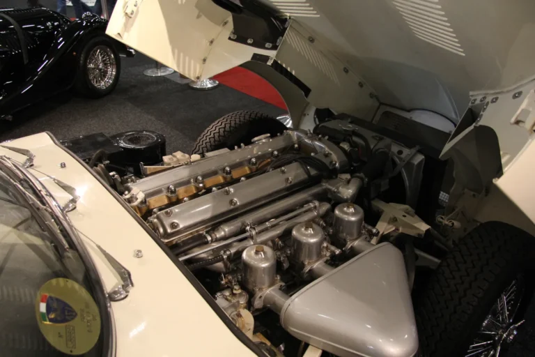 V&eacute;hicule ou d&eacute;tail photographi&eacute; lors de notre visite d&rsquo;InterClassics Bruxelles 2023