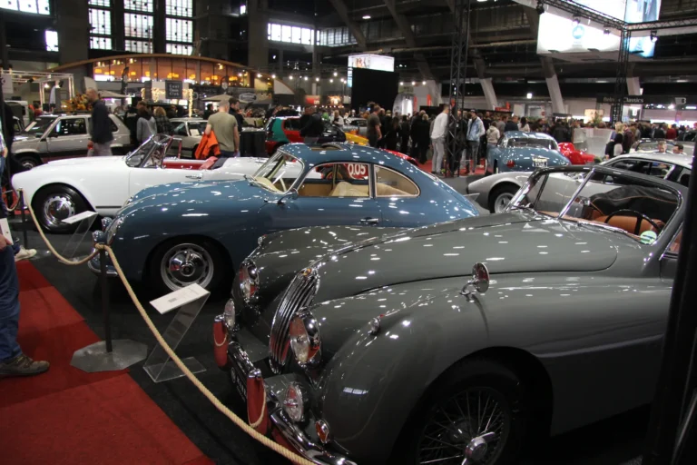 V&eacute;hicule ou d&eacute;tail photographi&eacute; lors de notre visite d&rsquo;InterClassics Bruxelles 2023