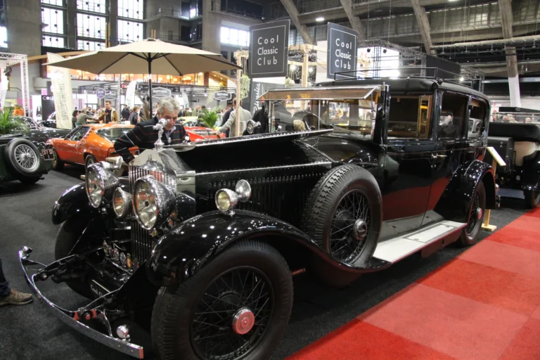 V&eacute;hicule ou d&eacute;tail photographi&eacute; lors de notre visite d&rsquo;InterClassics Bruxelles 2023