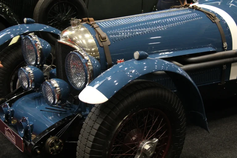 V&eacute;hicule ou d&eacute;tail photographi&eacute; lors de notre visite d&rsquo;InterClassics Bruxelles 2023