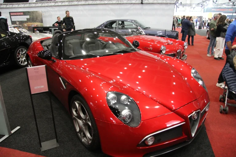 V&eacute;hicule ou d&eacute;tail photographi&eacute; lors de notre visite d&rsquo;InterClassics Bruxelles 2023