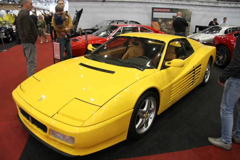 V&eacute;hicule ou d&eacute;tail photographi&eacute; lors de notre visite d&rsquo;InterClassics Bruxelles 2023
