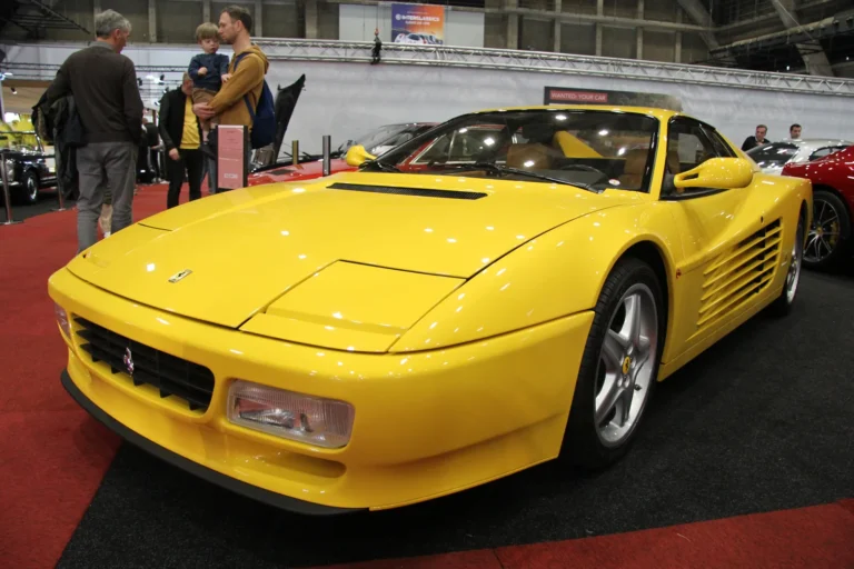 V&eacute;hicule ou d&eacute;tail photographi&eacute; lors de notre visite d&rsquo;InterClassics Bruxelles 2023