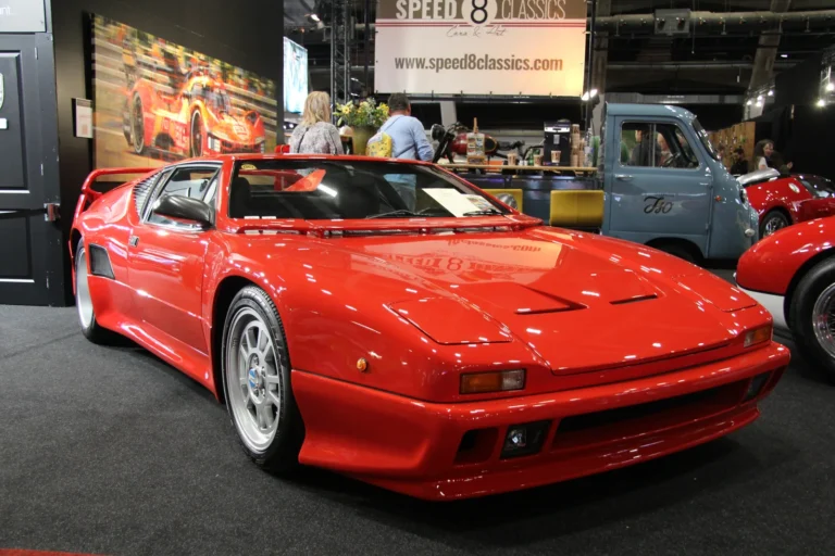 V&eacute;hicule ou d&eacute;tail photographi&eacute; lors de notre visite d&rsquo;InterClassics Bruxelles 2023