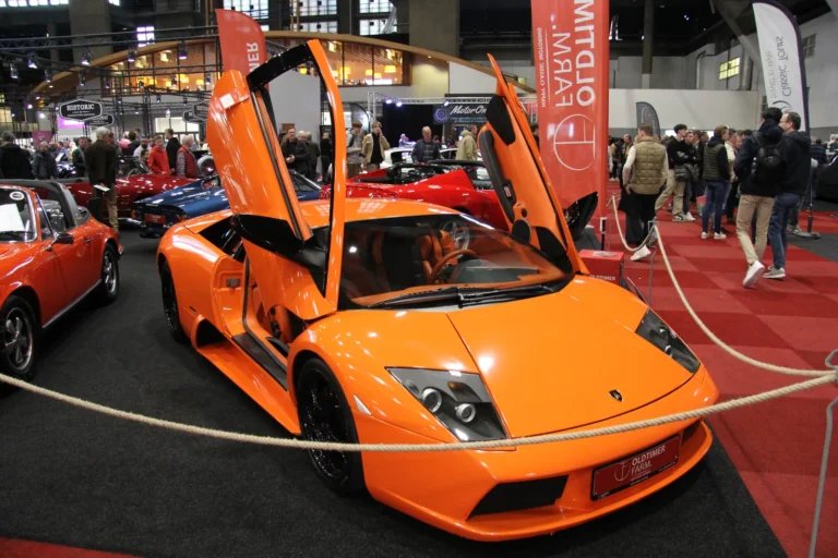 V&eacute;hicule ou d&eacute;tail photographi&eacute; lors de notre visite d&rsquo;InterClassics Bruxelles 2023