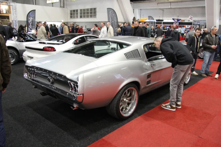 V&eacute;hicule ou d&eacute;tail photographi&eacute; lors de notre visite d&rsquo;InterClassics Bruxelles 2023