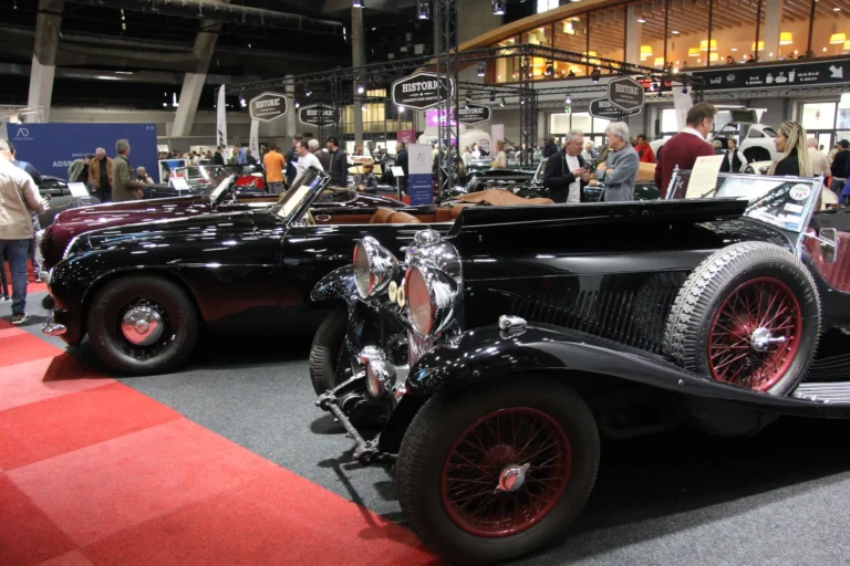 V&eacute;hicule ou d&eacute;tail photographi&eacute; lors de notre visite d&rsquo;InterClassics Bruxelles 2023