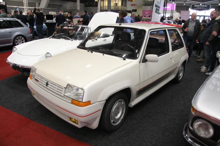V&eacute;hicule ou d&eacute;tail photographi&eacute; lors de notre visite d&rsquo;InterClassics Bruxelles 2023