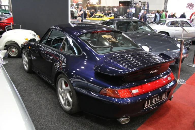 V&eacute;hicule ou d&eacute;tail photographi&eacute; lors de notre visite d&rsquo;InterClassics Bruxelles 2023