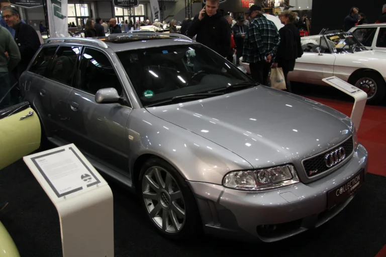 V&eacute;hicule ou d&eacute;tail photographi&eacute; lors de notre visite d&rsquo;InterClassics Bruxelles 2023