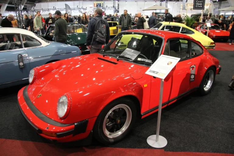V&eacute;hicule ou d&eacute;tail photographi&eacute; lors de notre visite d&rsquo;InterClassics Bruxelles 2023