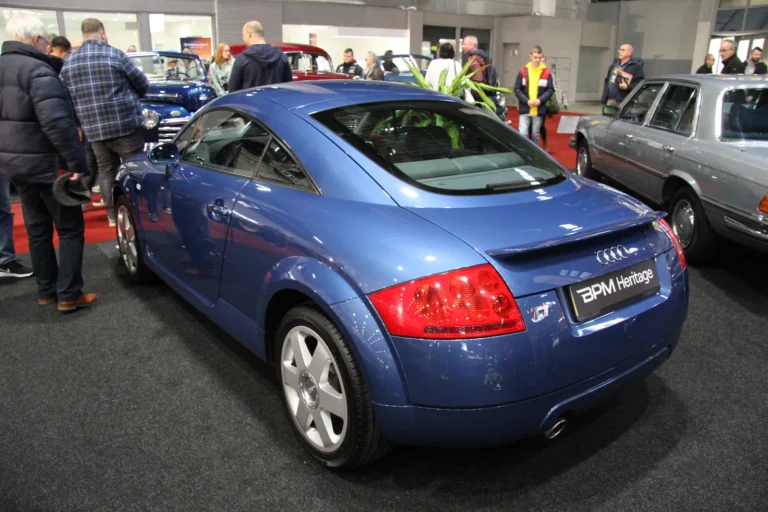 V&eacute;hicule ou d&eacute;tail photographi&eacute; lors de notre visite d&rsquo;InterClassics Bruxelles 2023