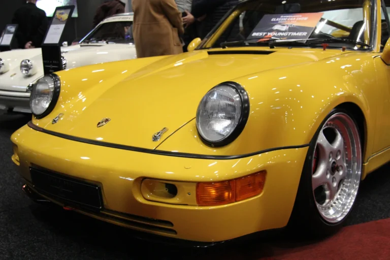 V&eacute;hicule ou d&eacute;tail photographi&eacute; lors de notre visite d&rsquo;InterClassics Bruxelles 2023