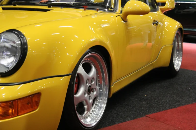 V&eacute;hicule ou d&eacute;tail photographi&eacute; lors de notre visite d&rsquo;InterClassics Bruxelles 2023