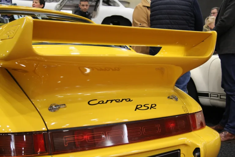 V&eacute;hicule ou d&eacute;tail photographi&eacute; lors de notre visite d&rsquo;InterClassics Bruxelles 2023