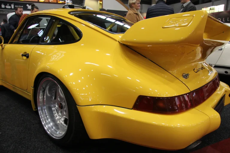 V&eacute;hicule ou d&eacute;tail photographi&eacute; lors de notre visite d&rsquo;InterClassics Bruxelles 2023