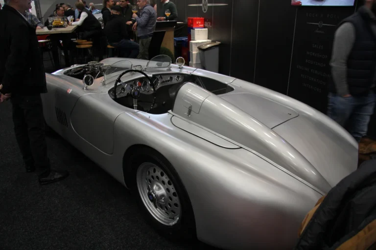 V&eacute;hicule ou d&eacute;tail photographi&eacute; lors de notre visite d&rsquo;InterClassics Bruxelles 2023