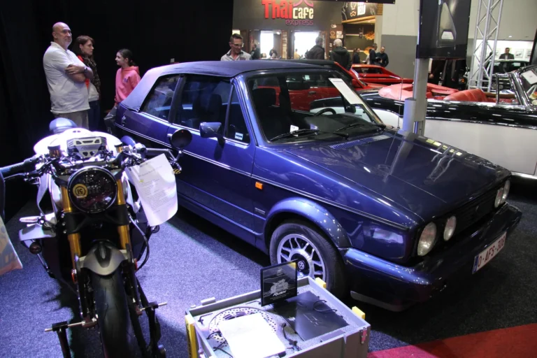 V&eacute;hicule ou d&eacute;tail photographi&eacute; lors de notre visite d&rsquo;InterClassics Bruxelles 2023