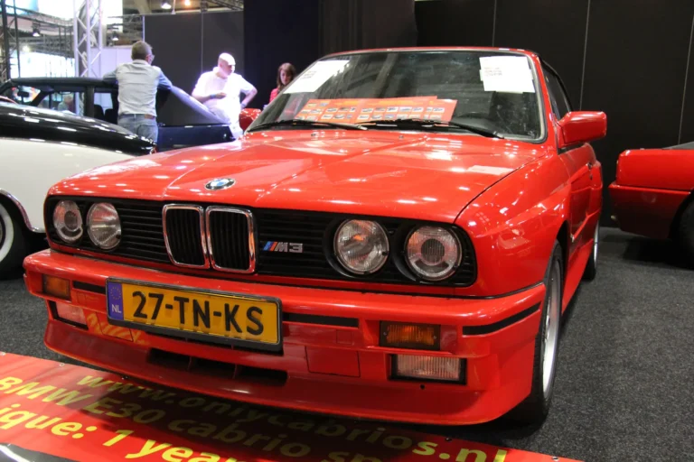 V&eacute;hicule ou d&eacute;tail photographi&eacute; lors de notre visite d&rsquo;InterClassics Bruxelles 2023