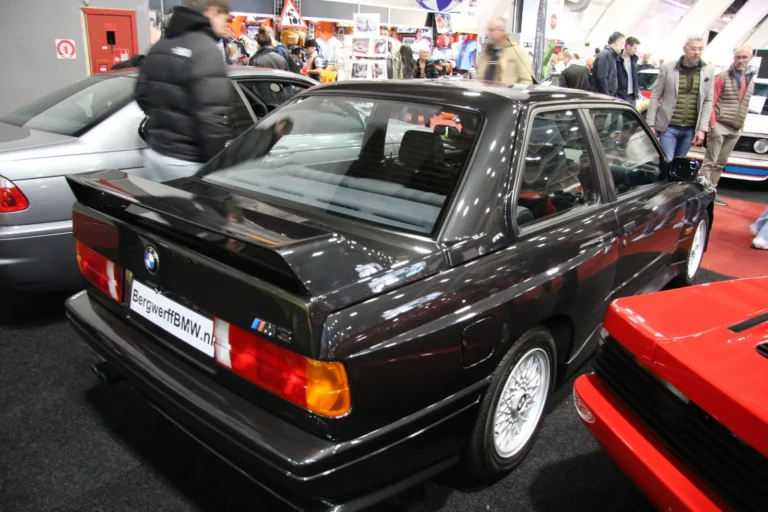 V&eacute;hicule ou d&eacute;tail photographi&eacute; lors de notre visite d&rsquo;InterClassics Bruxelles 2023