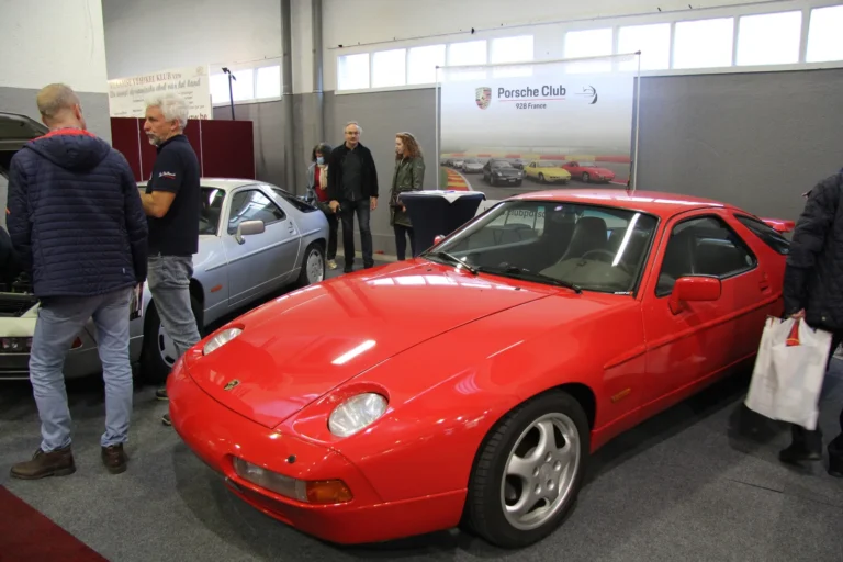 V&eacute;hicule ou d&eacute;tail photographi&eacute; lors de notre visite d&rsquo;InterClassics Bruxelles 2023
