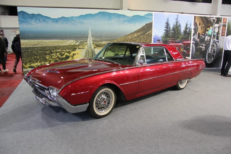 V&eacute;hicule ou d&eacute;tail photographi&eacute; lors de notre visite d&rsquo;InterClassics Bruxelles 2023