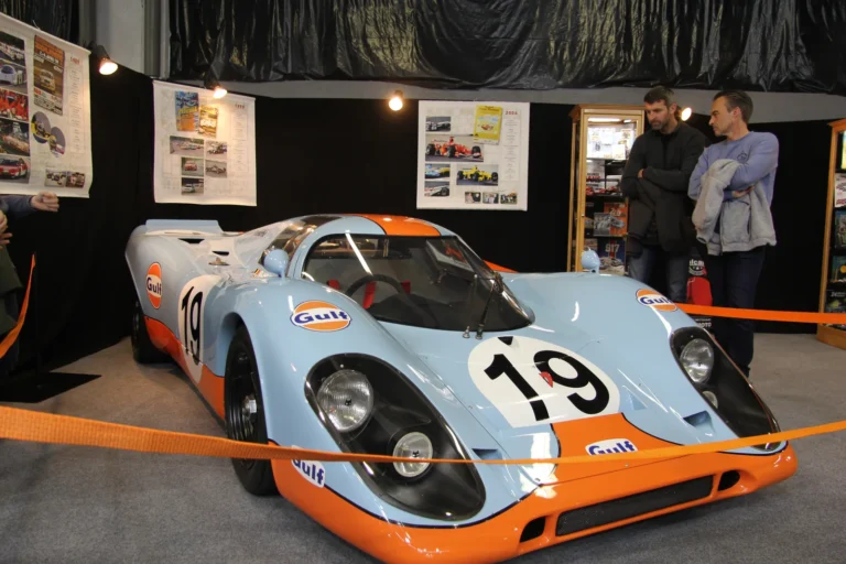 V&eacute;hicule ou d&eacute;tail photographi&eacute; lors de notre visite d&rsquo;InterClassics Bruxelles 2023