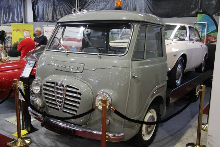 V&eacute;hicule ou d&eacute;tail photographi&eacute; lors de notre visite d&rsquo;InterClassics Bruxelles 2023