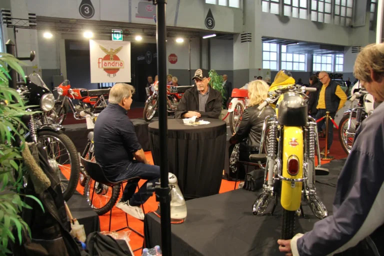 V&eacute;hicule ou d&eacute;tail photographi&eacute; lors de notre visite d&rsquo;InterClassics Bruxelles 2023