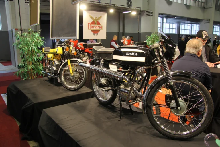 V&eacute;hicule ou d&eacute;tail photographi&eacute; lors de notre visite d&rsquo;InterClassics Bruxelles 2023