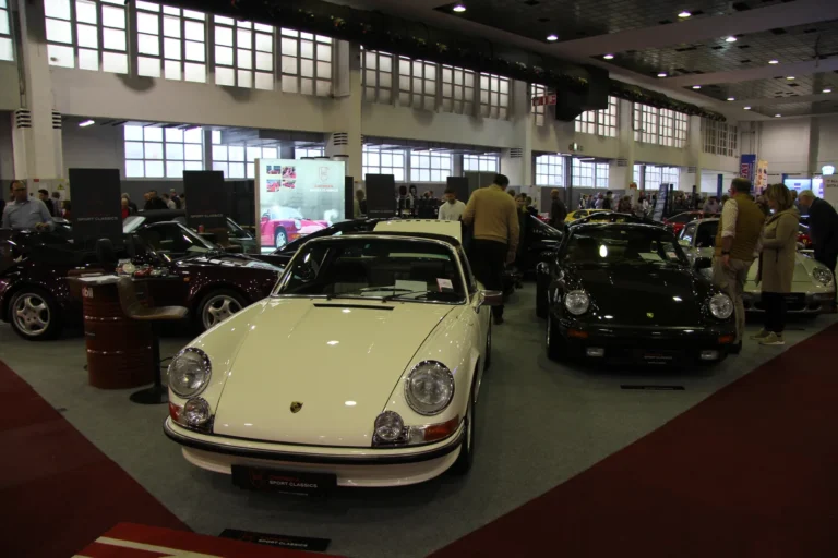 V&eacute;hicule ou d&eacute;tail photographi&eacute; lors de notre visite d&rsquo;InterClassics Bruxelles 2023
