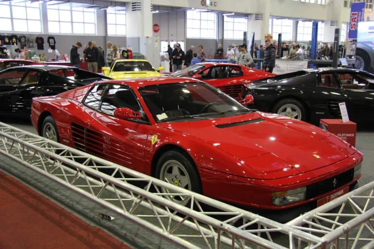 V&eacute;hicule ou d&eacute;tail photographi&eacute; lors de notre visite d&rsquo;InterClassics Bruxelles 2023