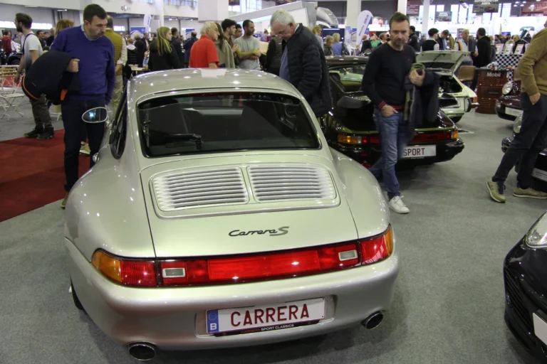 V&eacute;hicule ou d&eacute;tail photographi&eacute; lors de notre visite d&rsquo;InterClassics Bruxelles 2023