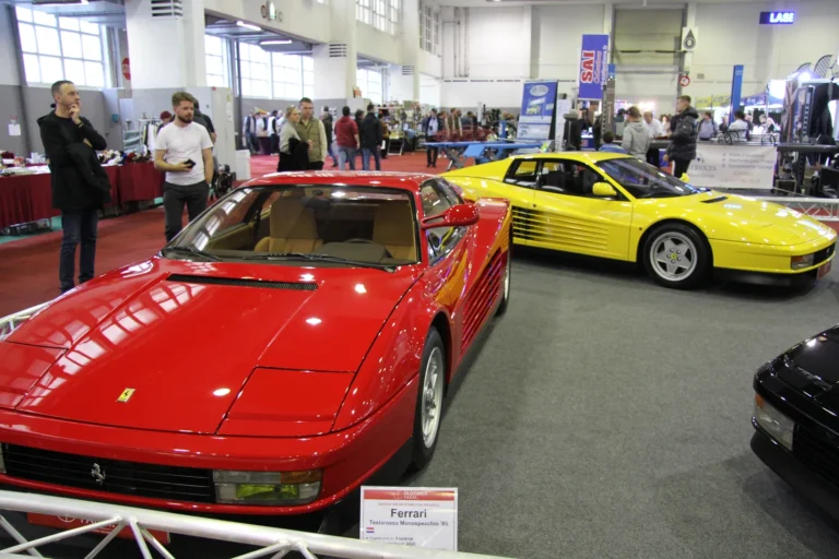 V&eacute;hicule ou d&eacute;tail photographi&eacute; lors de notre visite d&rsquo;InterClassics Bruxelles 2023