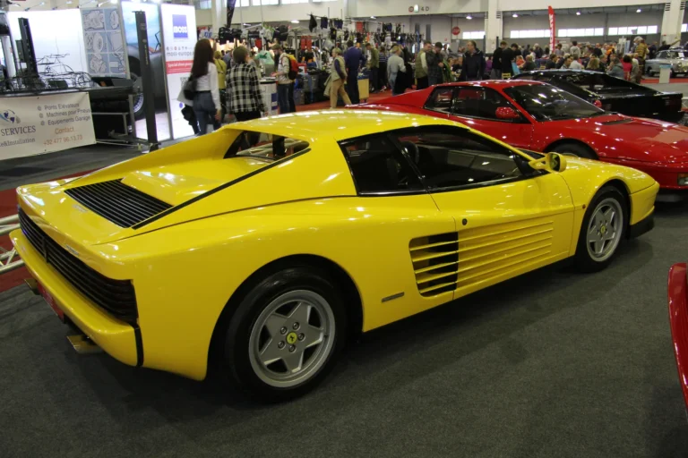 V&eacute;hicule ou d&eacute;tail photographi&eacute; lors de notre visite d&rsquo;InterClassics Bruxelles 2023