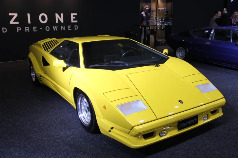 V&eacute;hicule ou d&eacute;tail photographi&eacute; lors de notre visite d&rsquo;InterClassics Bruxelles 2023