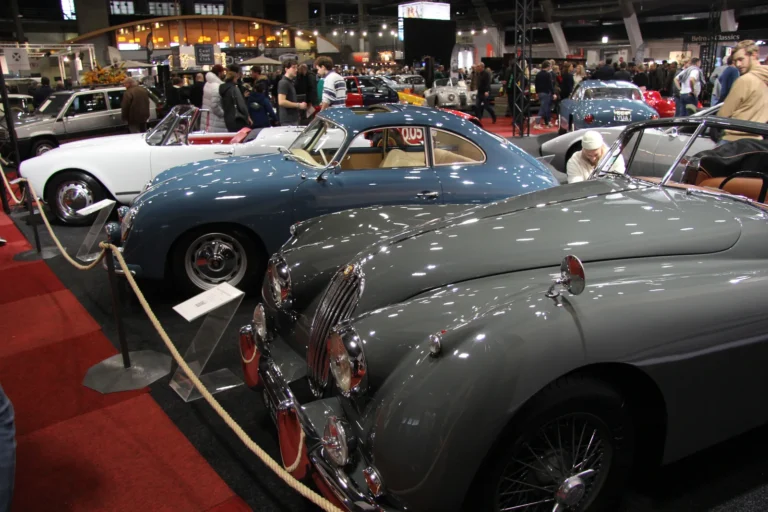 V&eacute;hicule ou d&eacute;tail photographi&eacute; lors de notre visite d&rsquo;InterClassics Bruxelles 2023