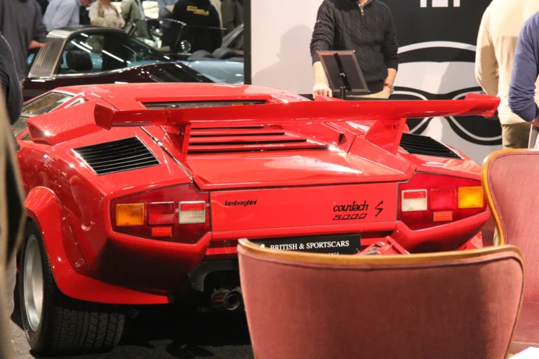 V&eacute;hicule ou d&eacute;tail photographi&eacute; lors de notre visite d&rsquo;InterClassics Bruxelles 2023
