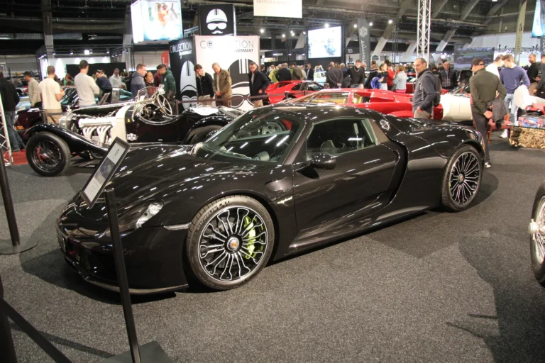 V&eacute;hicule ou d&eacute;tail photographi&eacute; lors de notre visite d&rsquo;InterClassics Bruxelles 2023