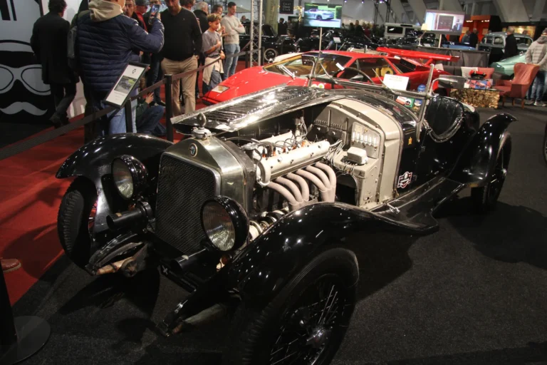 V&eacute;hicule ou d&eacute;tail photographi&eacute; lors de notre visite d&rsquo;InterClassics Bruxelles 2023