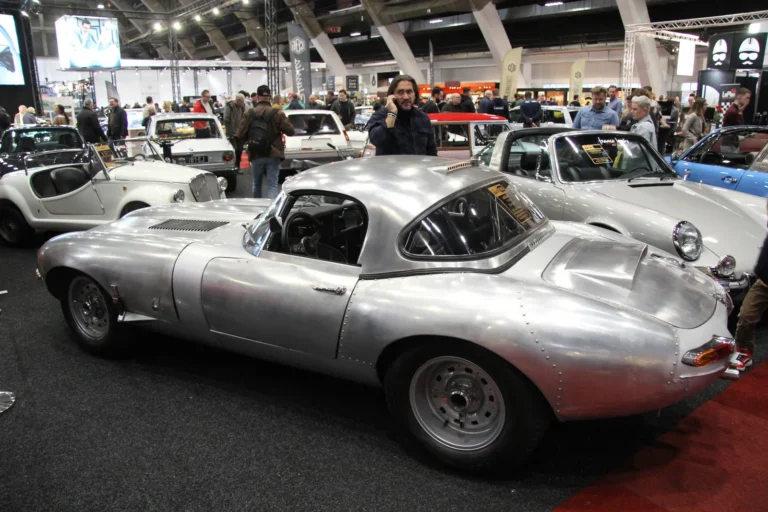 V&eacute;hicule ou d&eacute;tail photographi&eacute; lors de notre visite d&rsquo;InterClassics Bruxelles 2023
