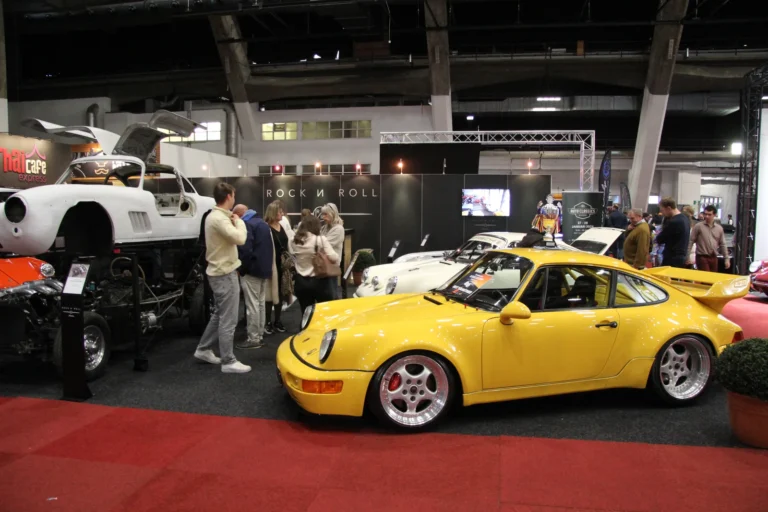 V&eacute;hicule ou d&eacute;tail photographi&eacute; lors de notre visite d&rsquo;InterClassics Bruxelles 2023