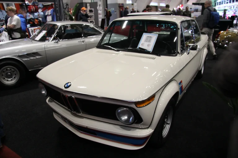 V&eacute;hicule ou d&eacute;tail photographi&eacute; lors de notre visite d&rsquo;InterClassics Bruxelles 2023